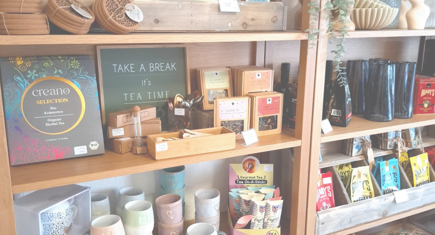 Grace&Felicity - concept store - Kaffee, verschiedene Teemischungen und dekorative Tassen